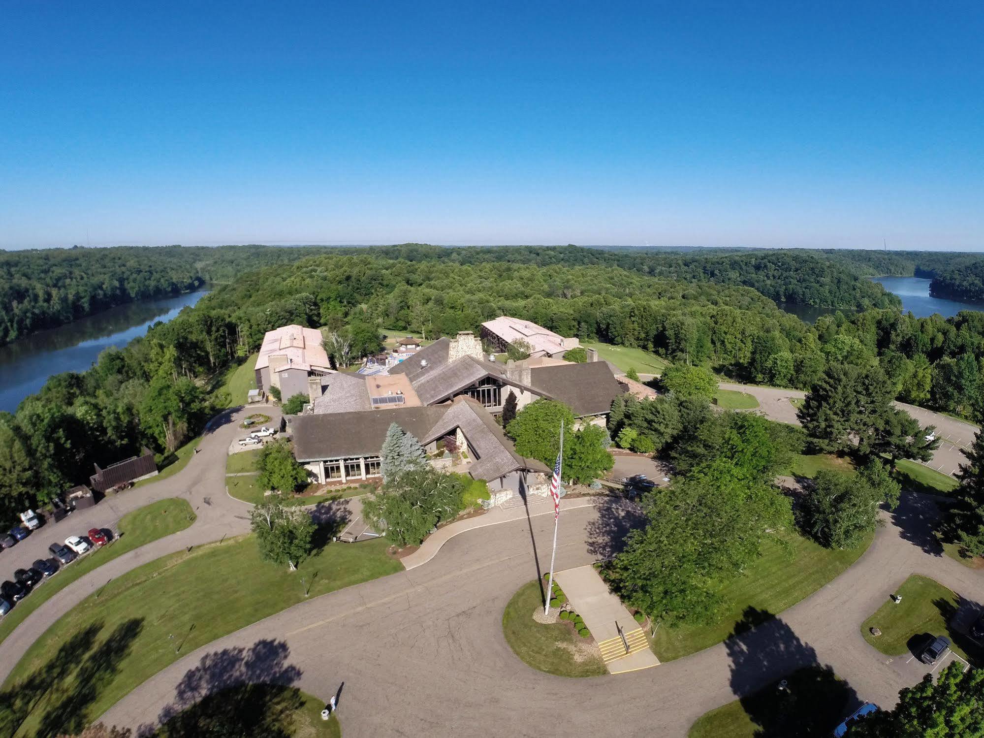 Salt Fork State Park Lodge And Conference Center Cambridge Esterno foto