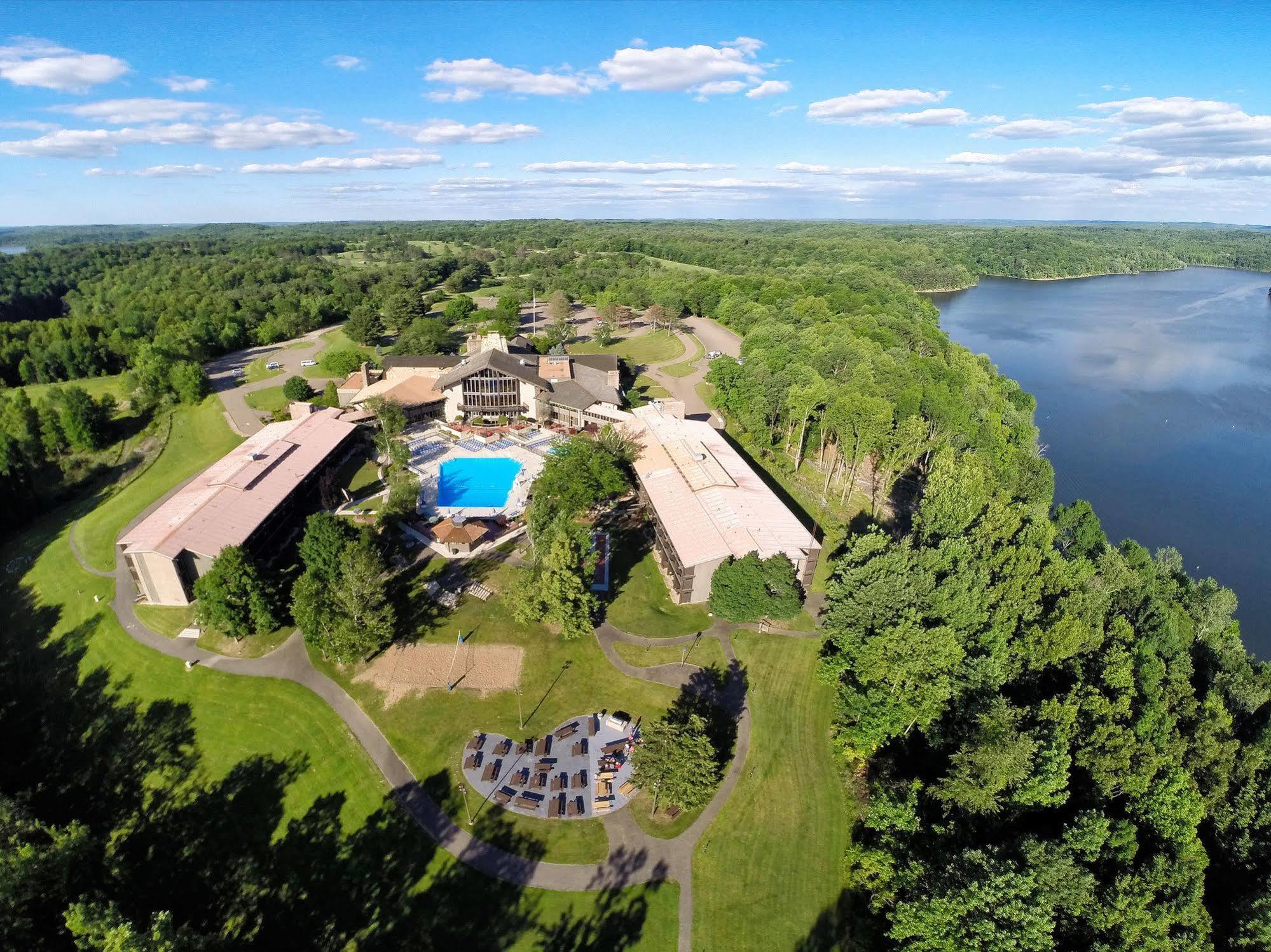Salt Fork State Park Lodge And Conference Center Cambridge Esterno foto