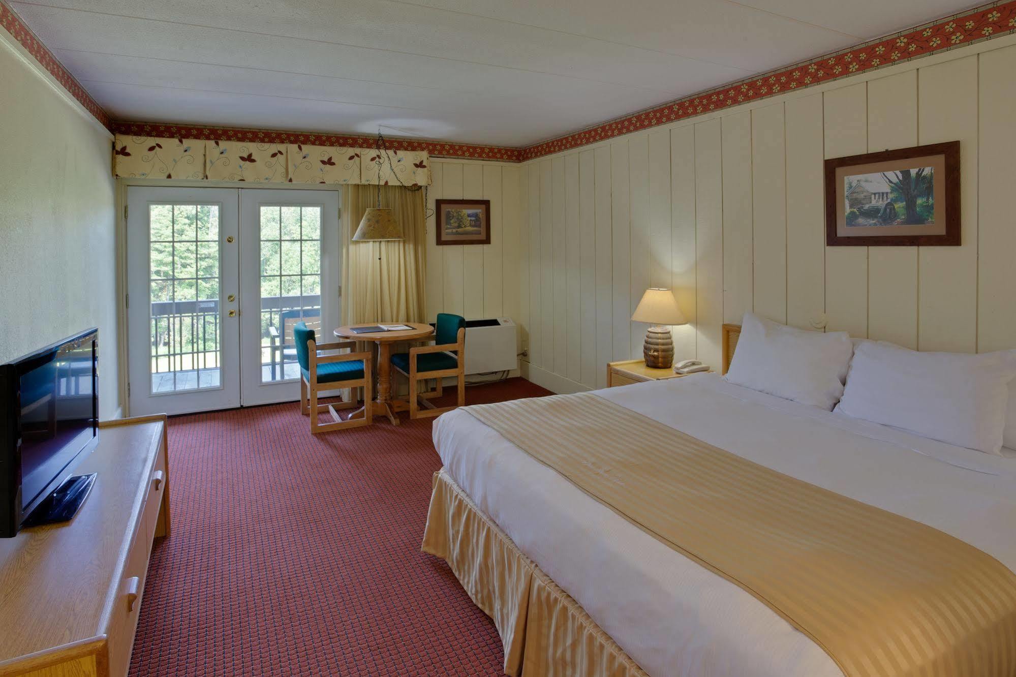 Salt Fork State Park Lodge And Conference Center Cambridge Esterno foto